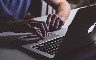 奥赖利梅开二度 曼城战胜阿森纳收获联赛杯冠军